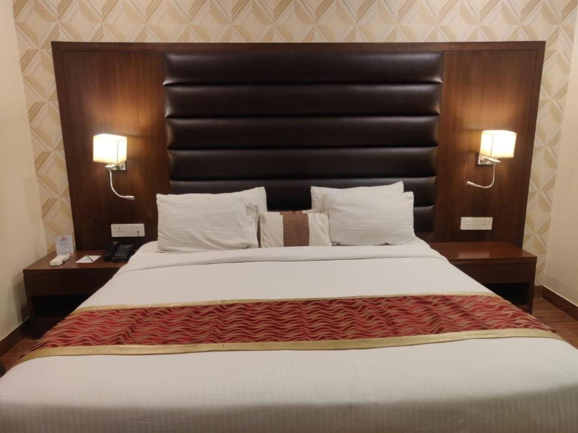 Hotel Casaya Inn Chinhat Eksteriør bilde