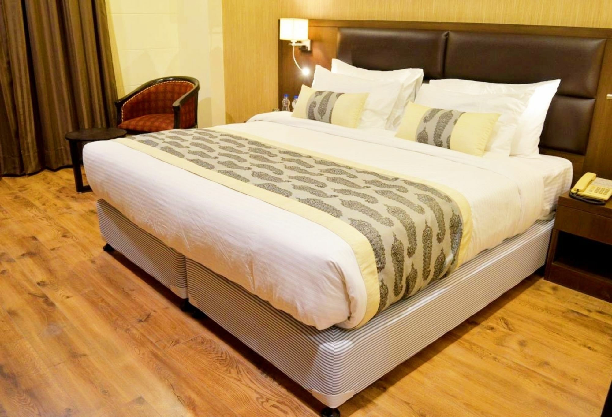 Hotel Casaya Inn Chinhat Eksteriør bilde
